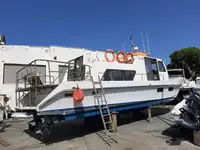 乗組員輸送船 販売中