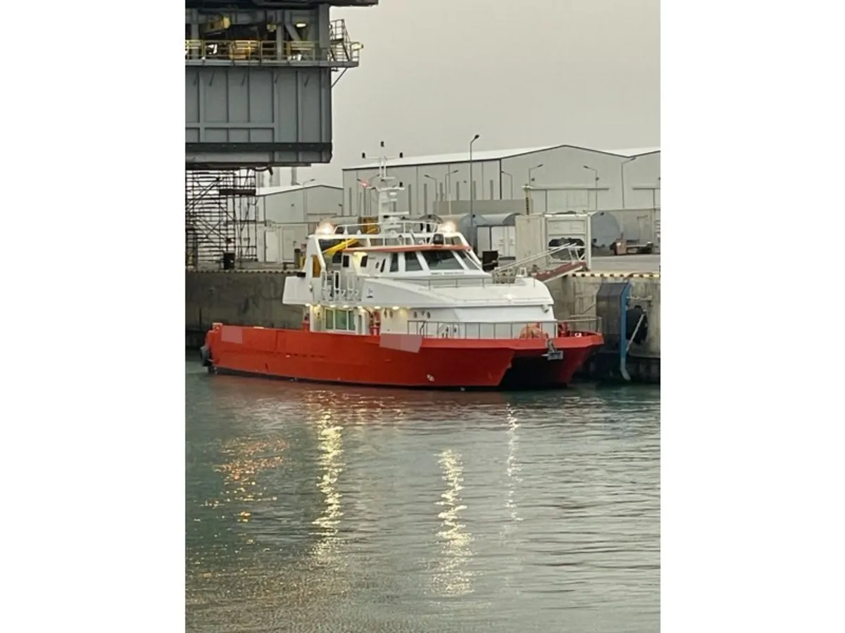 乗組員輸送船 販売中