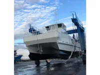 乗組員輸送船 販売中