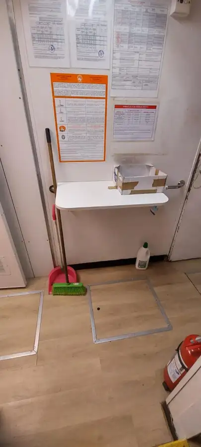 乗組員輸送船 販売中