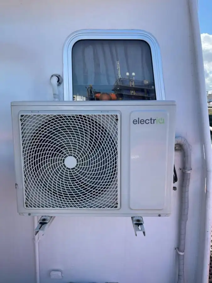 洋上風力発電所サービス船 販売中
