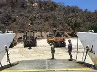 上陸用舟艇、戦車 販売のため
