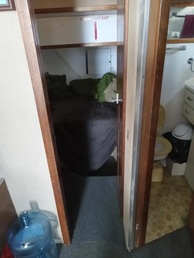 乗組員輸送船 販売中