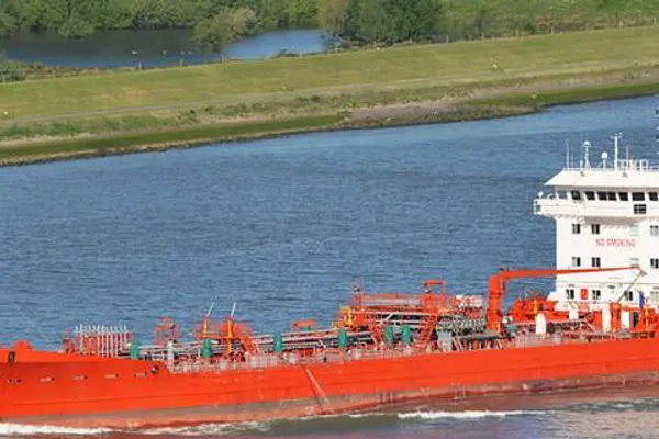 Oil/Chemical tanker for sale